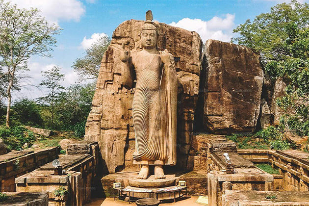 Aukana Buddha - sri lanka 15 day tour