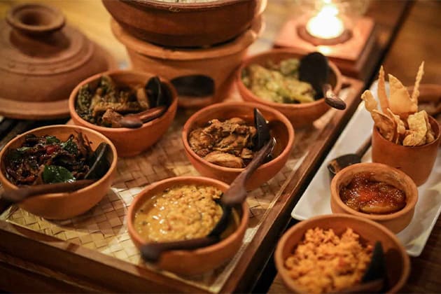 Sri Lankan Traditional Cuisine - sri lanka adventure holidays