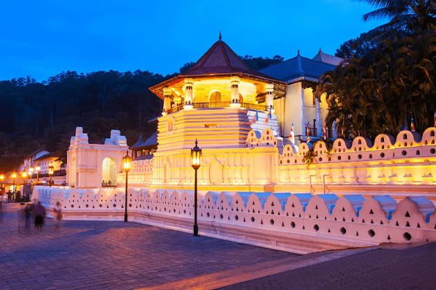 Temple of Tooth Relic - sri lanka honeymoon tour