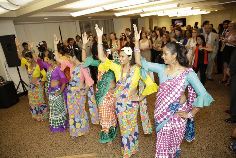 Sri Lankan Traditional Dress & Costume History & Interesting Facts