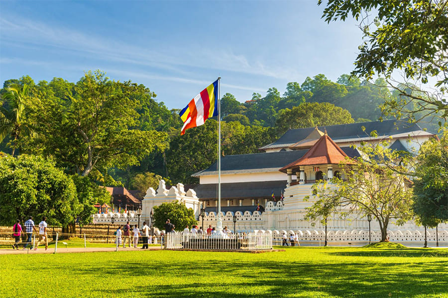 temple of Sacred Tooth Relic - Sri Lanka sightseeing & holiday tours